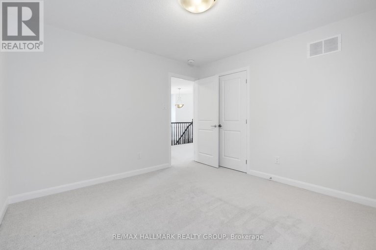 28767574/68-ralph-erfle-way/half-moon-bay/ottawa/ontario/K2J6V5_28
