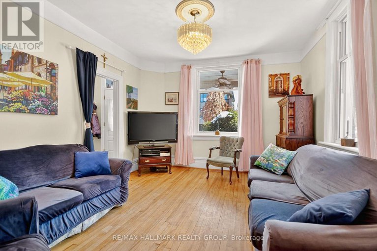 29421781/512-melbourne-avenue/mckellarhighland/ottawa/ontario/K2A1W5_6