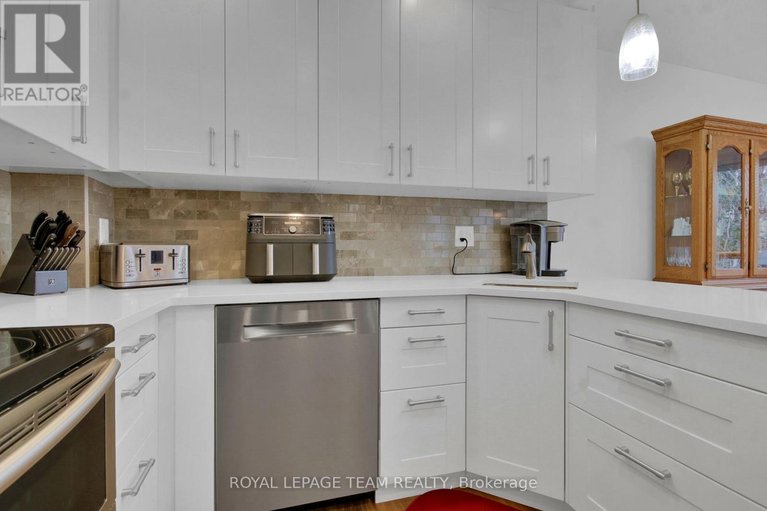 29645242/d-30-black-forest-lane/arbeatha-park/ottawa/ontario/K2H5C8_21