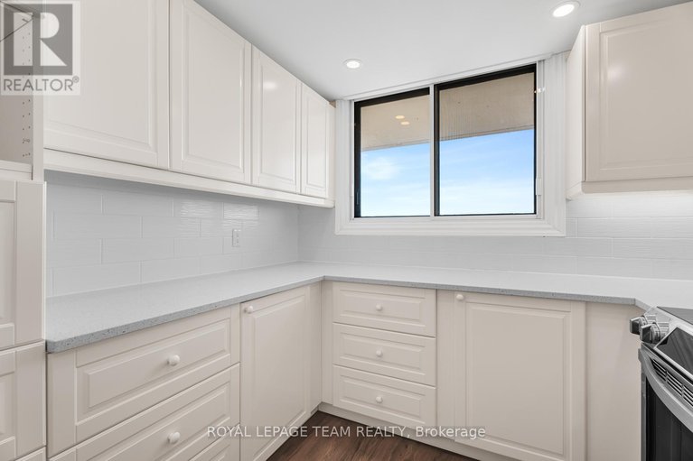 28274883/2004-415-greenview-avenue/britannia/ottawa/ontario/K2B8G5_6