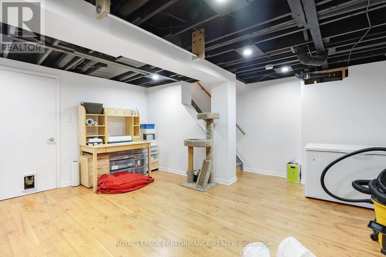 28529208/201-1500-bank-street/ottawa/ontario/K1H7Z2_24