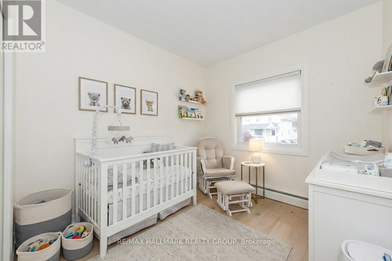 29381601/324-montfort-street/vanier/ottawa/ontario/K1L5N4_13