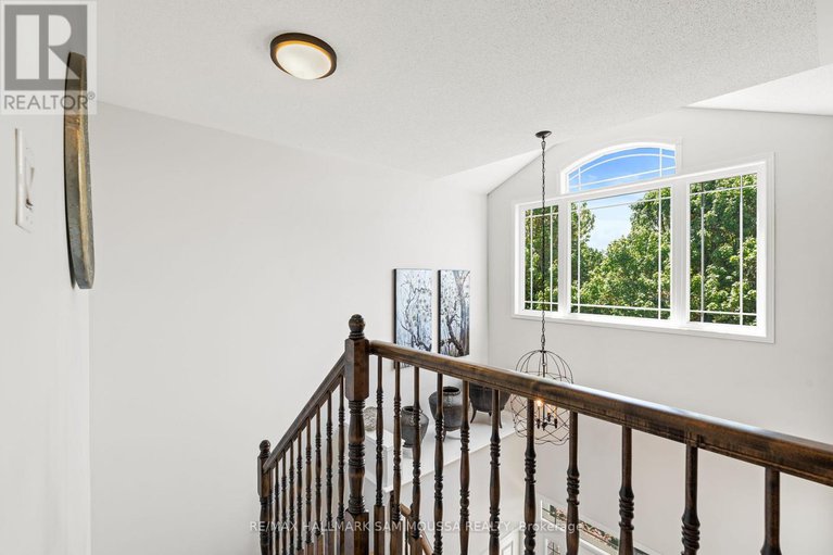 28378170/295-harthill-way/heritage-park/ottawa/ontario/K2J0P3_24