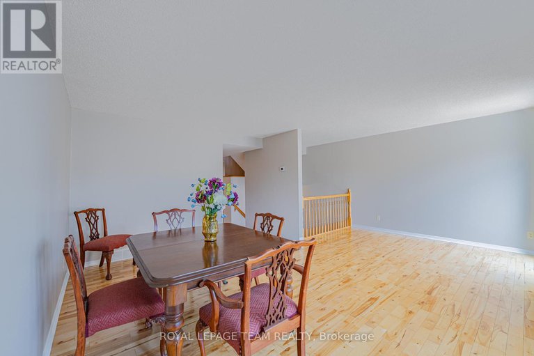 28613595/28-huntview-private/hunt-clubwestern-community/ottawa/ontario/K1V0M5_14