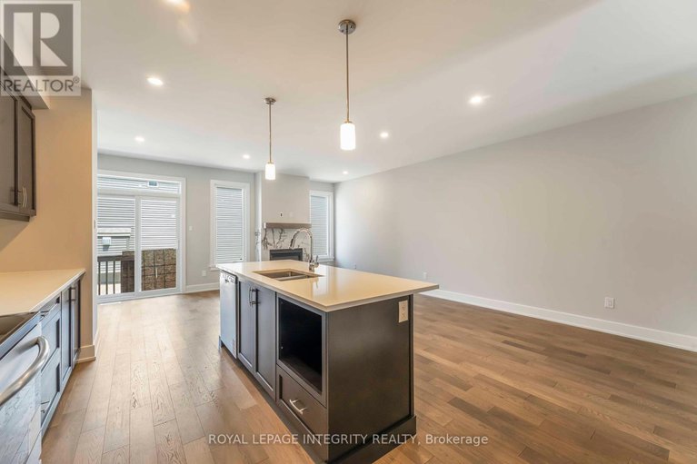 28638636/1182-cope-drive/stittsville-south/ottawa/ontario/K2S3C4_10