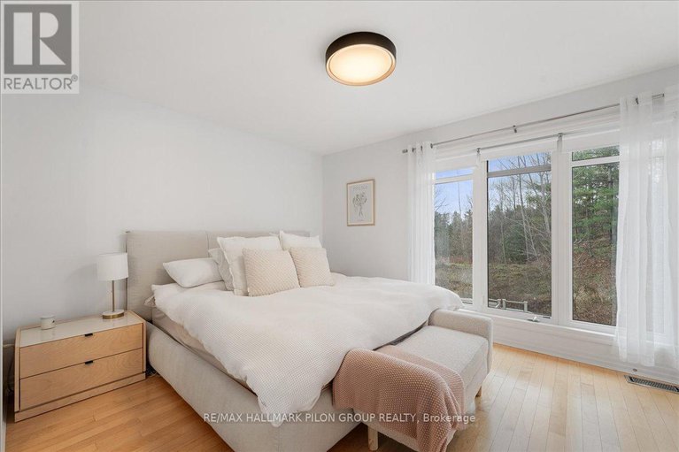 28279535/104-lionel-private/springridgeeast-village/ottawa/ontario/K4A0X1_12