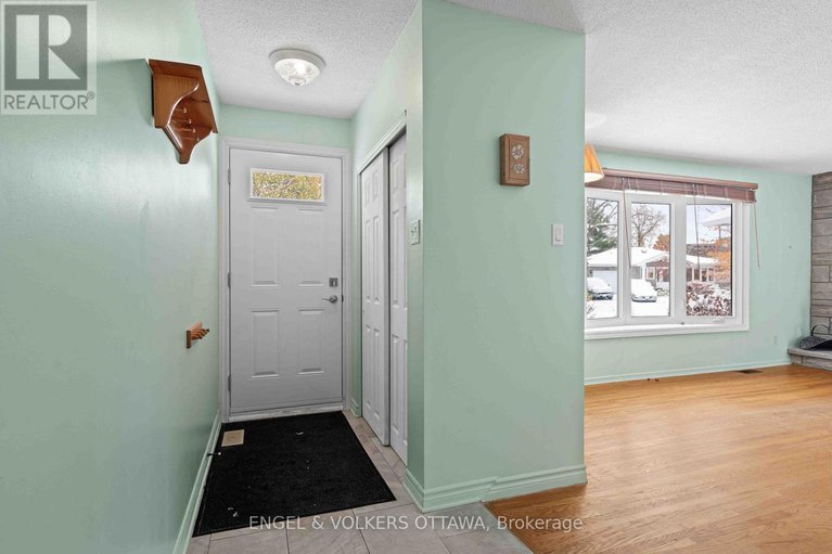 29096977/1957-sharel-drive/urbandale-acres/ottawa/ontario/K1H6W3_6