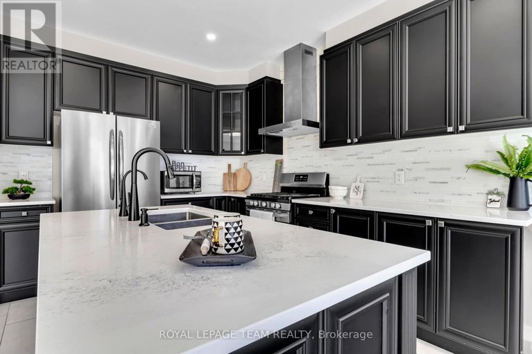 28395434/906-nokomis-place/half-moon-bay/ottawa/ontario/K2J6T2_12