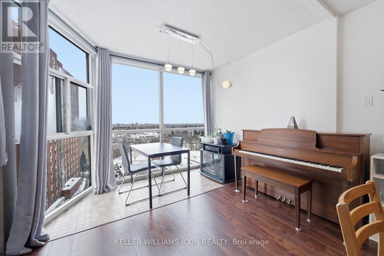 29399608/1011-2760-carousel-crescent/emerald-woodssawmill-creek/ottawa/ontario/K1T2N4_37