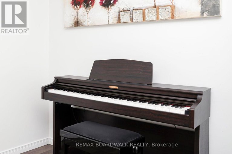 29379642/302-haliburton-heights/emerald-meadowstrailwest/ottawa/ontario/K2S1S3_33