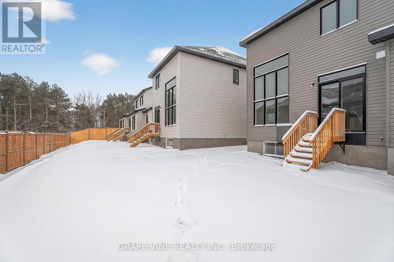29267393/445-haresfield-court/riverside-southgloucester-glen/ottawa/ontario/K4M0B6_4