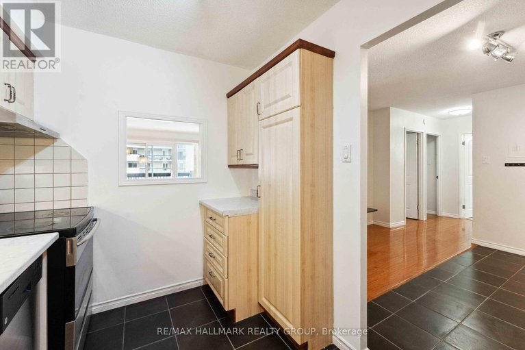 28414762/158c-mcarthur-avenue-s/vanier/ottawa/ontario/K1L8E7_16