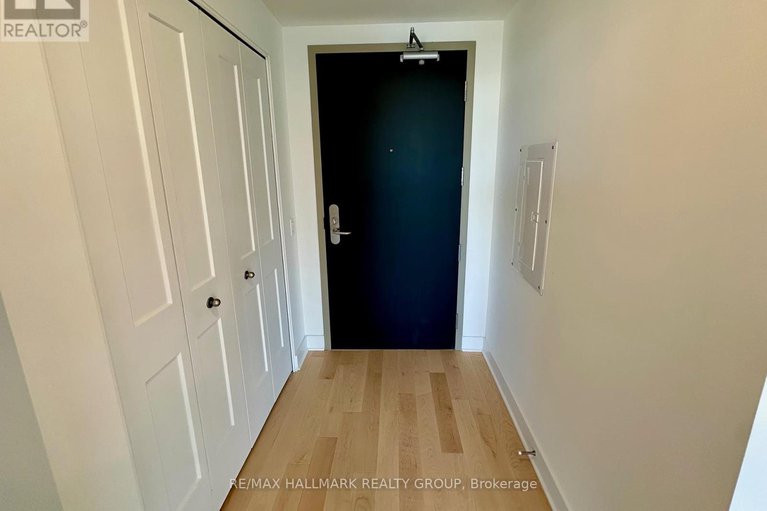 28870753/2001-180-george-street/lower-townbyward-market/ottawa/ontario/K1N0G8_2