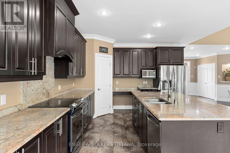 28819198/7510-village-centre-place/osgoode-twp-north-of-reg-rd-6/ottawa/ontario/K4P0C8_10
