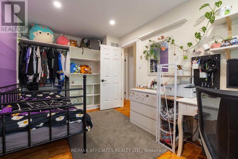 29083529/1687-tache-way/fallingbrookpineridge/ottawa/ontario/K4A2T5_24