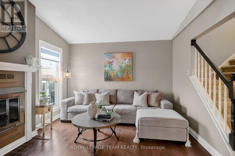 29608683/8-gowrie-drive/glencairnhazeldean/ottawa/ontario/K2L2S4_21