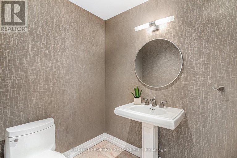 28239402/1934-lenester-avenue/mckellar-heightsglabar-park/ottawa/ontario/K2A1J9_15