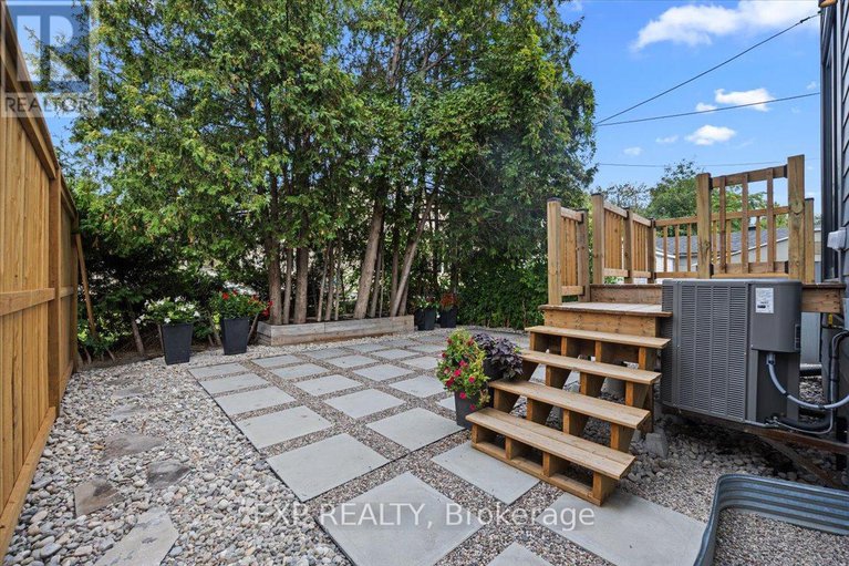 28908359/71-king-george-street/overbrookcastle-heights/ottawa/ontario/K1K1V4_30