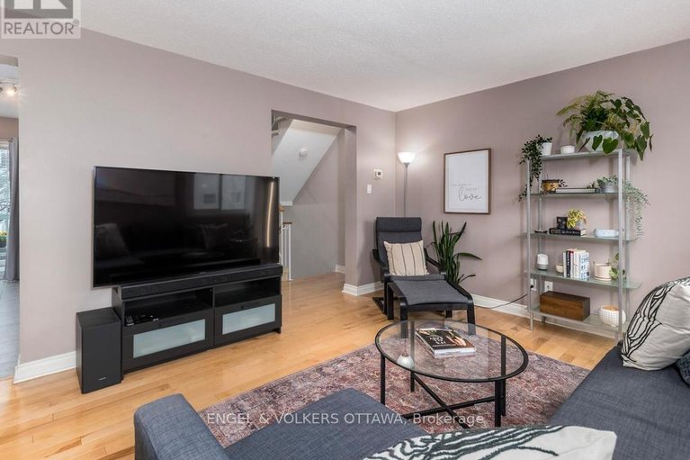 29618485/31-castlegreen-private/hunt-club-parkgreenboro/ottawa/ontario/K1T3N4_6