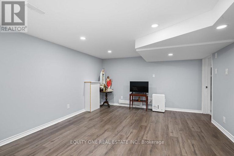 28621655/1041-wiseman-crescent/riverside-park/ottawa/ontario/K1V8J3_25