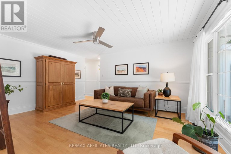 28529671/190-poole-street/mcnabbraeside-twps/mcnabbraeside/ontario/K7S1J2_18