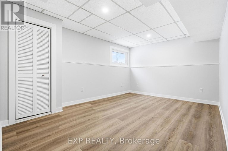 29496832/46-charkay-street/borden-farmstewart-farmcarleton-heightsparkwood-hills/ottawa/ontario/K2E5N4_27