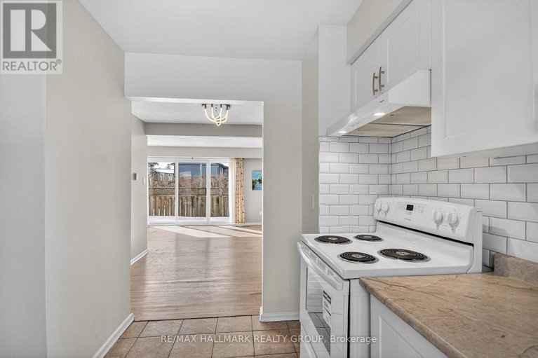 29672742/427-moodie-drive/bells-corners/ottawa/ontario/K2H8A5_6