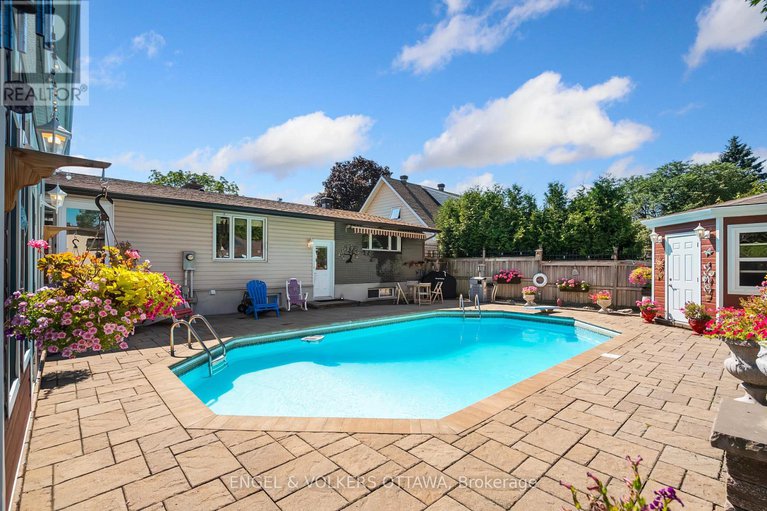 28957862/16-benson-street/borden-farmstewart-farmcarleton-heightsparkwood-hills/ottawa/ontario/K2E5J5_43