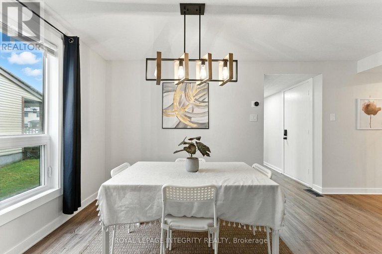 28843090/7900-decarie-drive/orleans-wood/ottawa/ontario/K1C2K3_16