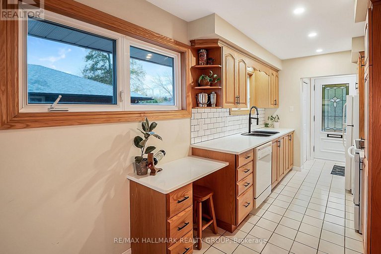 29075459/2077-lemay-crescent/elmvale-acresurbandale/ottawa/ontario/K1G2X5_6