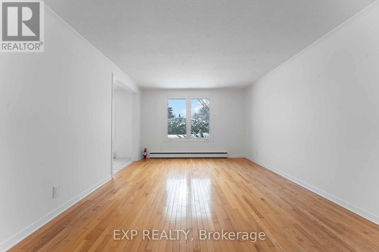 29305103/303-amiens-street/bilberry-creekqueenswood-heights/ottawa/ontario/K1E1N3_4