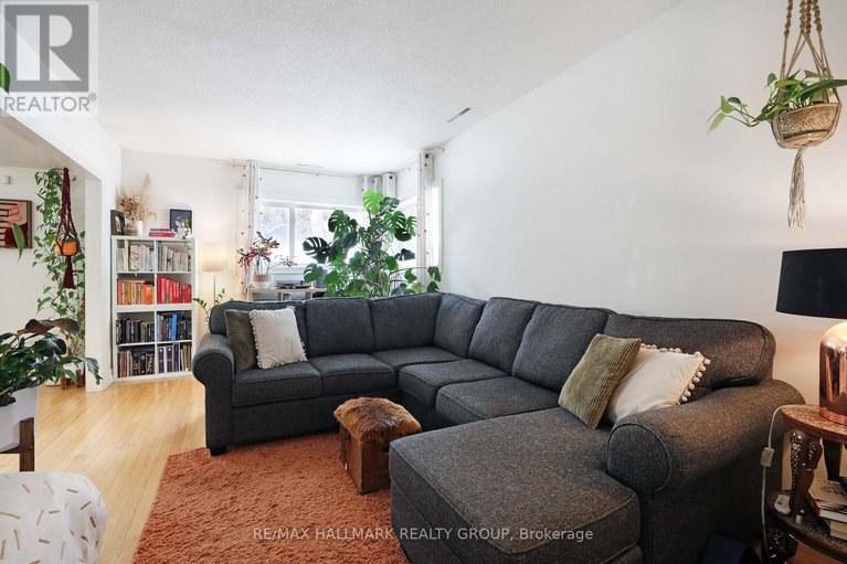 28431922/208-210-renouf-avenue/overbrook/ottawa/ontario/K1K3T1_25
