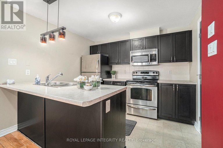 28655113/759-cedar-creek-drive/blossom-parkkemp-parkfindlay-creek/ottawa/ontario/K1T0B3_7