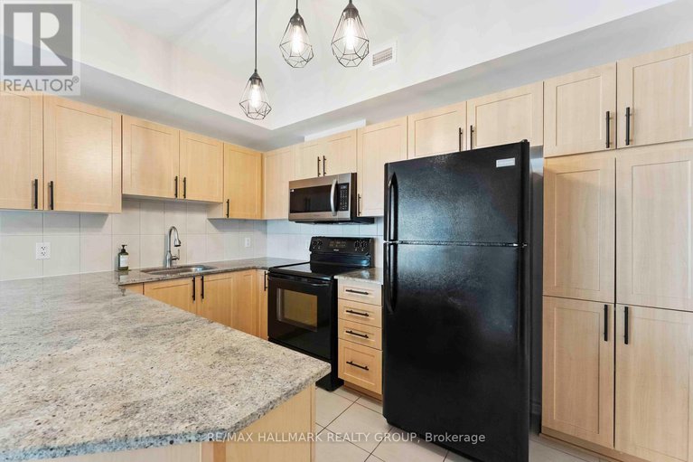28620989/304-70-landry-street/vanier/ottawa/ontario/K1L0A8_19