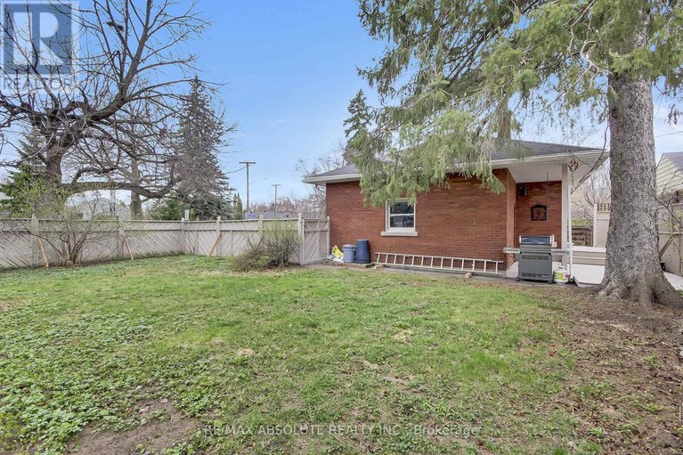 29679102/731-dovercourt-avenue/mckellarhighland/ottawa/ontario/K2A0W9_40