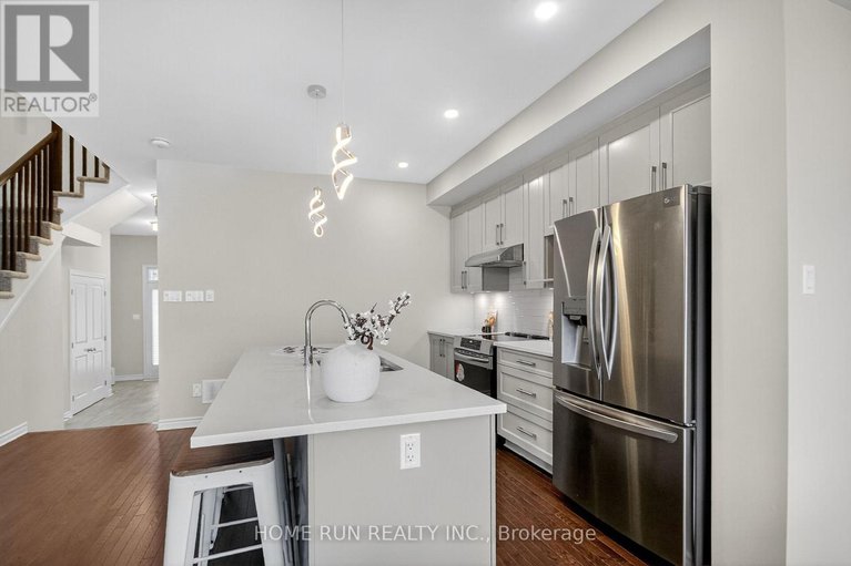 29032926/781-miikana-road/blossom-parkkemp-parkfindlay-creek/ottawa/ontario/K1X0G5_7