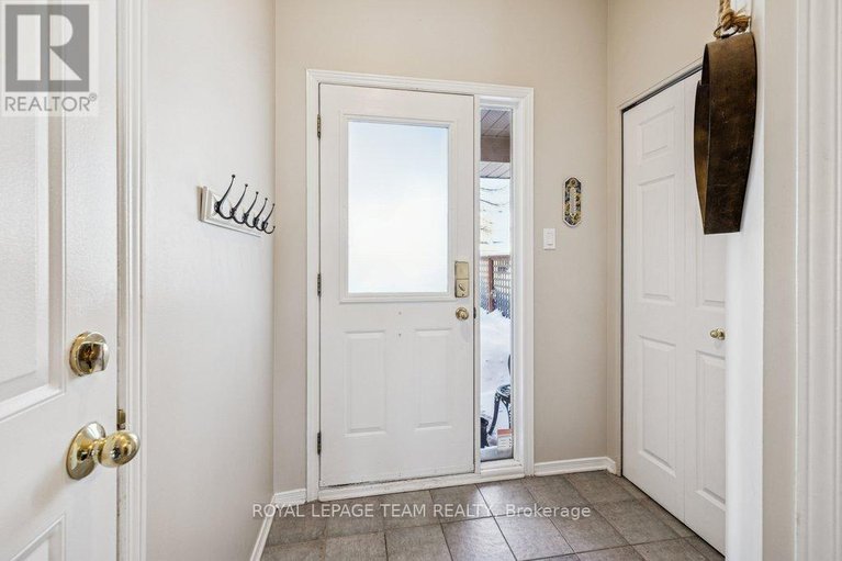 29366238/4298-sunwood-crescent/carson-grove/ottawa/ontario/K1J1B8_3