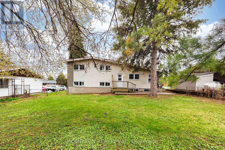 29436297/1259-meadowlands-drive-e/city-viewskylinefisher-heightsparkwood-hills/ottawa/ontario/K2E6K4_40