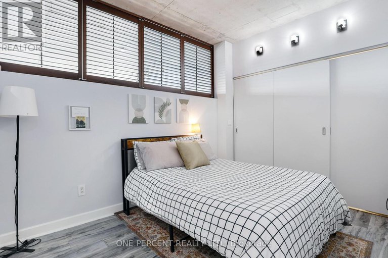 28529124/904-180-york-street/lower-townbyward-market/ottawa/ontario/K1N1J6_16