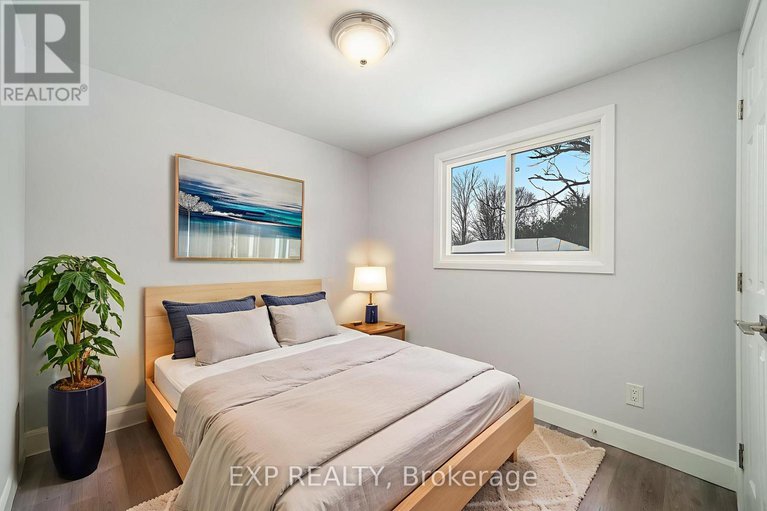 29103619/35-lazy-nol-court/fringewood/ottawa/ontario/K2S1T5_20