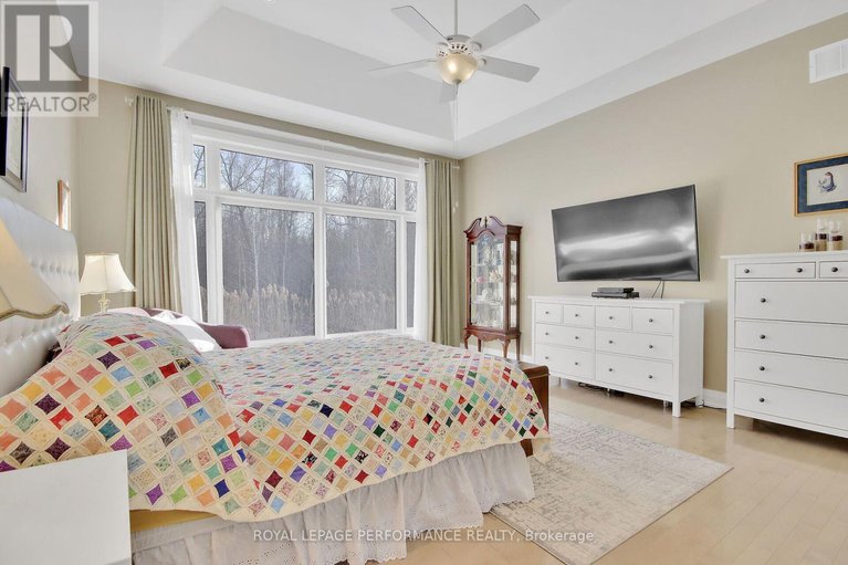 27902978/7412-blue-water-crescent/osgoode-twp-north-of-reg-rd-6/ottawa/ontario/K4P0C8_17