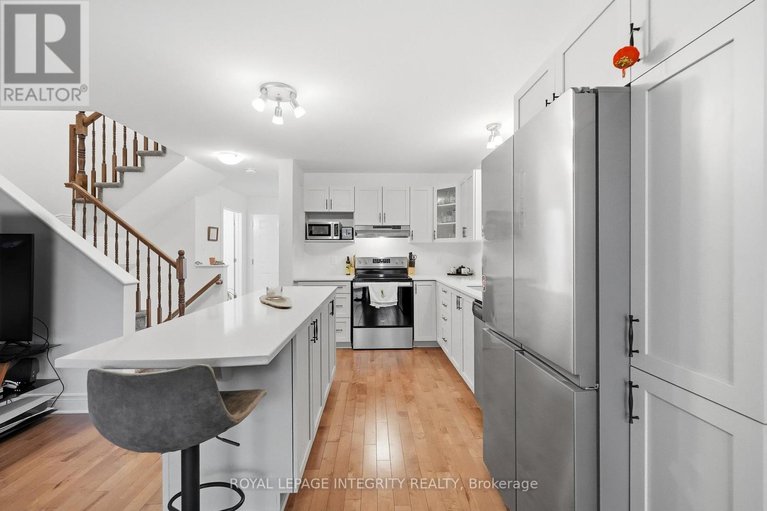 29608681/241-dion-avenue/town-of-rockland/clarence-rockland/ontario/K4K0M3_9