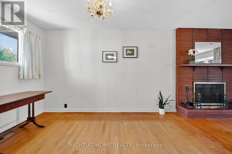 28954336/6-higwood-drive/borden-farmstewart-farmcarleton-heightsparkwood-hills/ottawa/ontario/K2E5K7_11