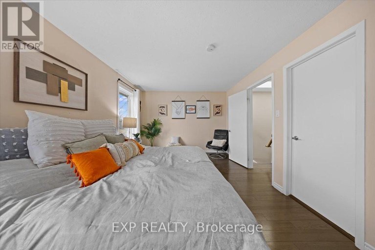 29599647/d-284-dalehurst-drive/tanglewood/ottawa/ontario/K2G4J5_27