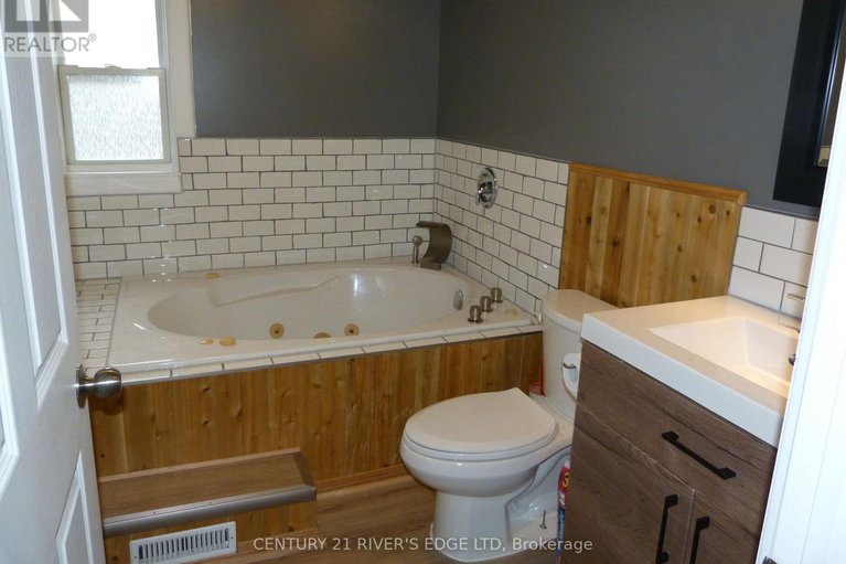 29117947/24-brouse-drive/iroquois/south-dundas/ontario/K0E1K0_18