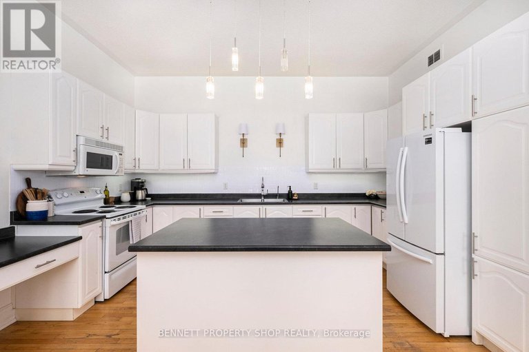 28495902/1074-mill-ridge-road/mcnabbraeside-twps/mcnabbraeside/ontario/K7S3G8_20