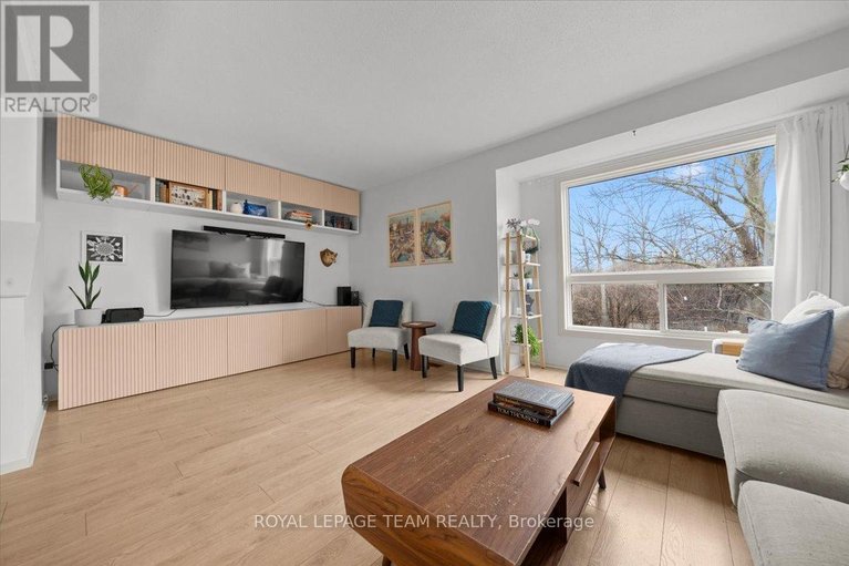 29615583/40-3230-uplands-drive/hunt-club/ottawa/ontario/K1V0C6_16