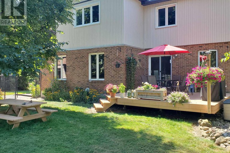 28910635/5239-mclean-crescent/manotick-long-island-nicholls-island/ottawa/ontario/K4M1G1_46
