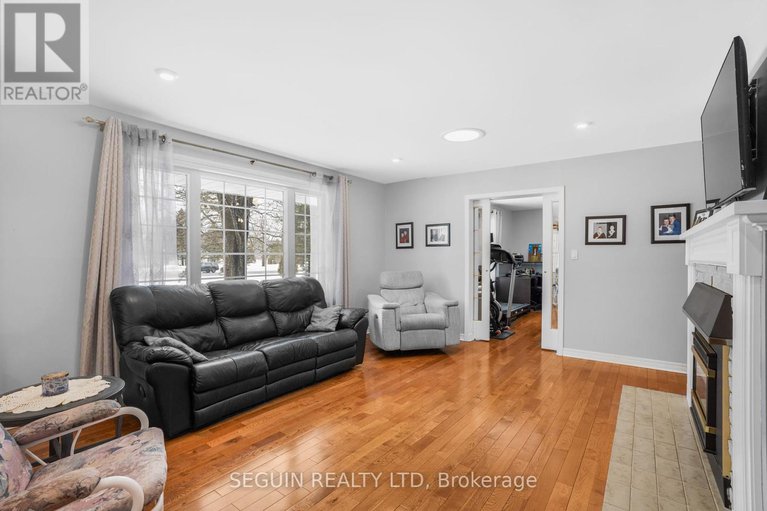 28618443/373-front-road-w/champlain-twp/champlain/ontario/K0B1K0_17