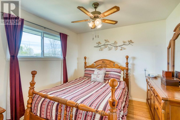 28272638/268-ottawa-street/almonte/mississippi-mills/ontario/K0A1A0_16